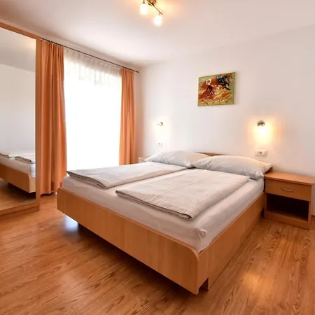 House Tomic For Max 22 Persons Maj Penzion