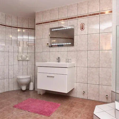 Penzion House Tomic For Max 22 Persons Maj 3*