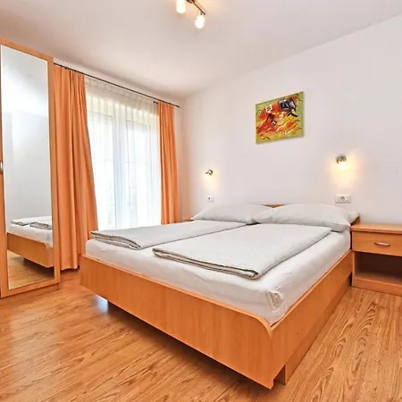 House Tomic For Max 22 Persons Maj Konukevi