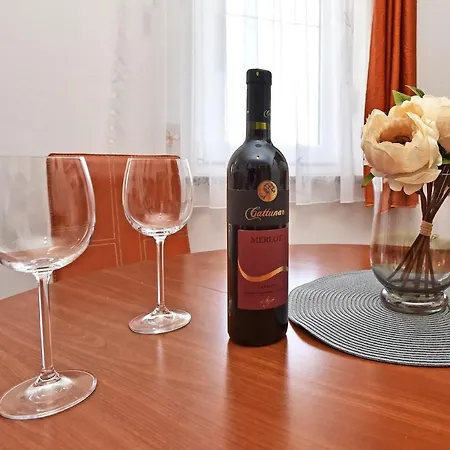 Konukevi House Tomic For Max 22 Persons Maj Poreč