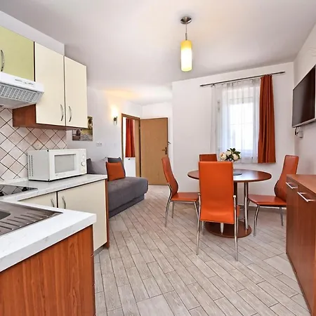 Konukevi House Tomic For Max 22 Persons Maj Poreč