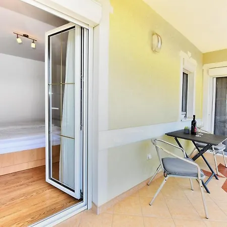 House Tomic For Max 22 Persons Maj Konukevi