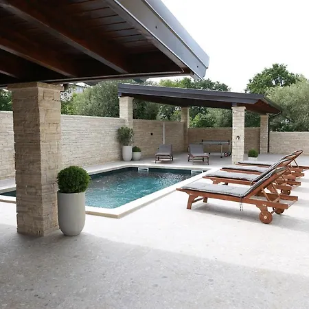 Konukevi House Tomic For Max 22 Persons Maj Poreč