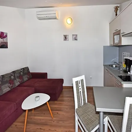 Konukevi House Tomic For Max 22 Persons Maj